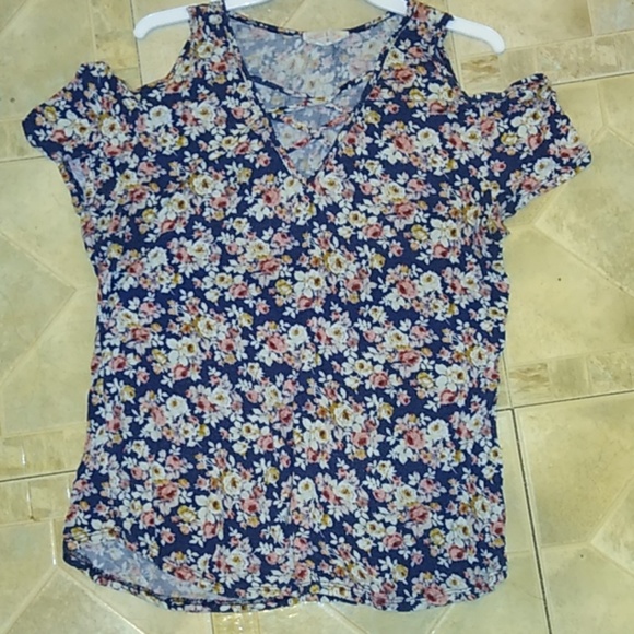 Top - Picture 2 of 3